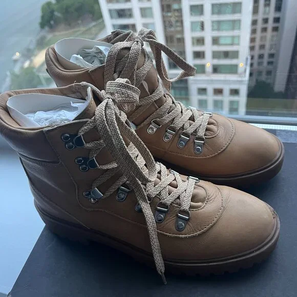 J. CREW - LIGHTWEIGHT LEATHER NORDIC HIKER BOOT - 9 M - LIGHT CARAMEL (TAN) EUC - Picture 4 of 9